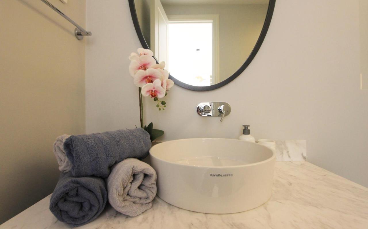 Lustica Bay Magnolia Apartment ティヴァト エクステリア 写真