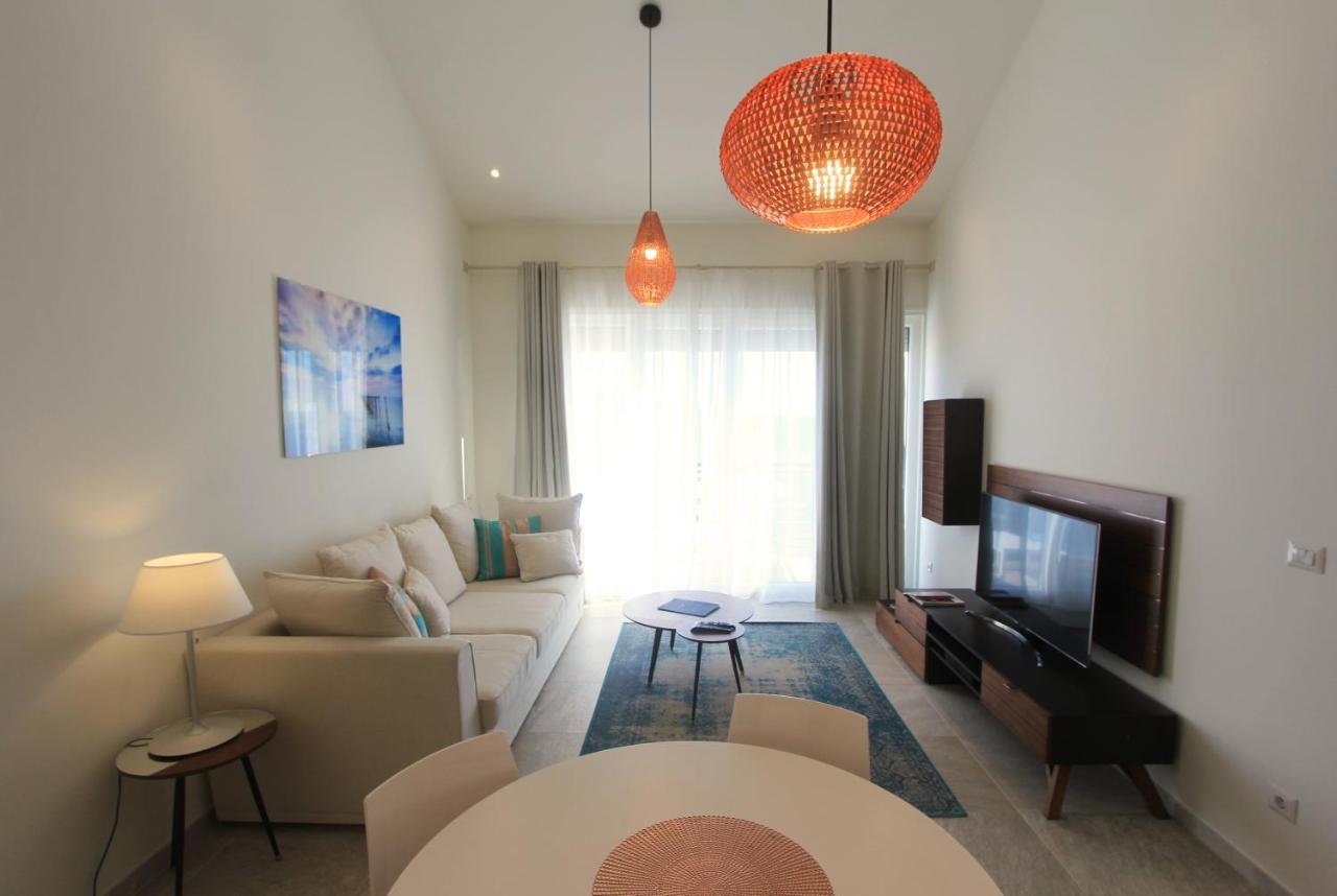 Lustica Bay Magnolia Apartment ティヴァト エクステリア 写真