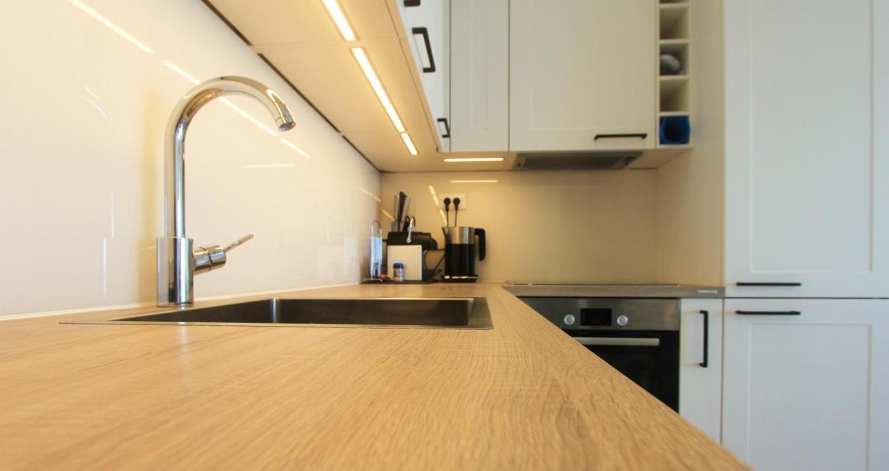 Lustica Bay Magnolia Apartment ティヴァト エクステリア 写真